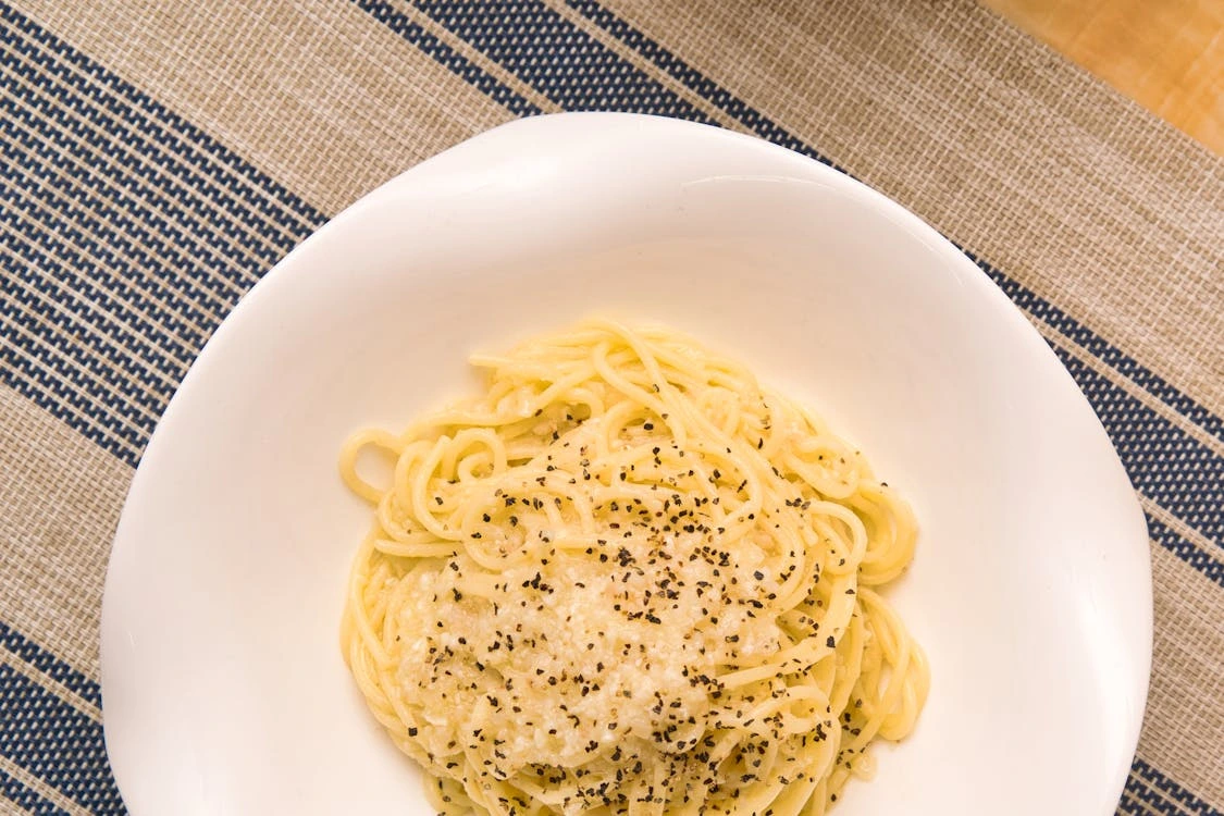makaron cacio e Pepe